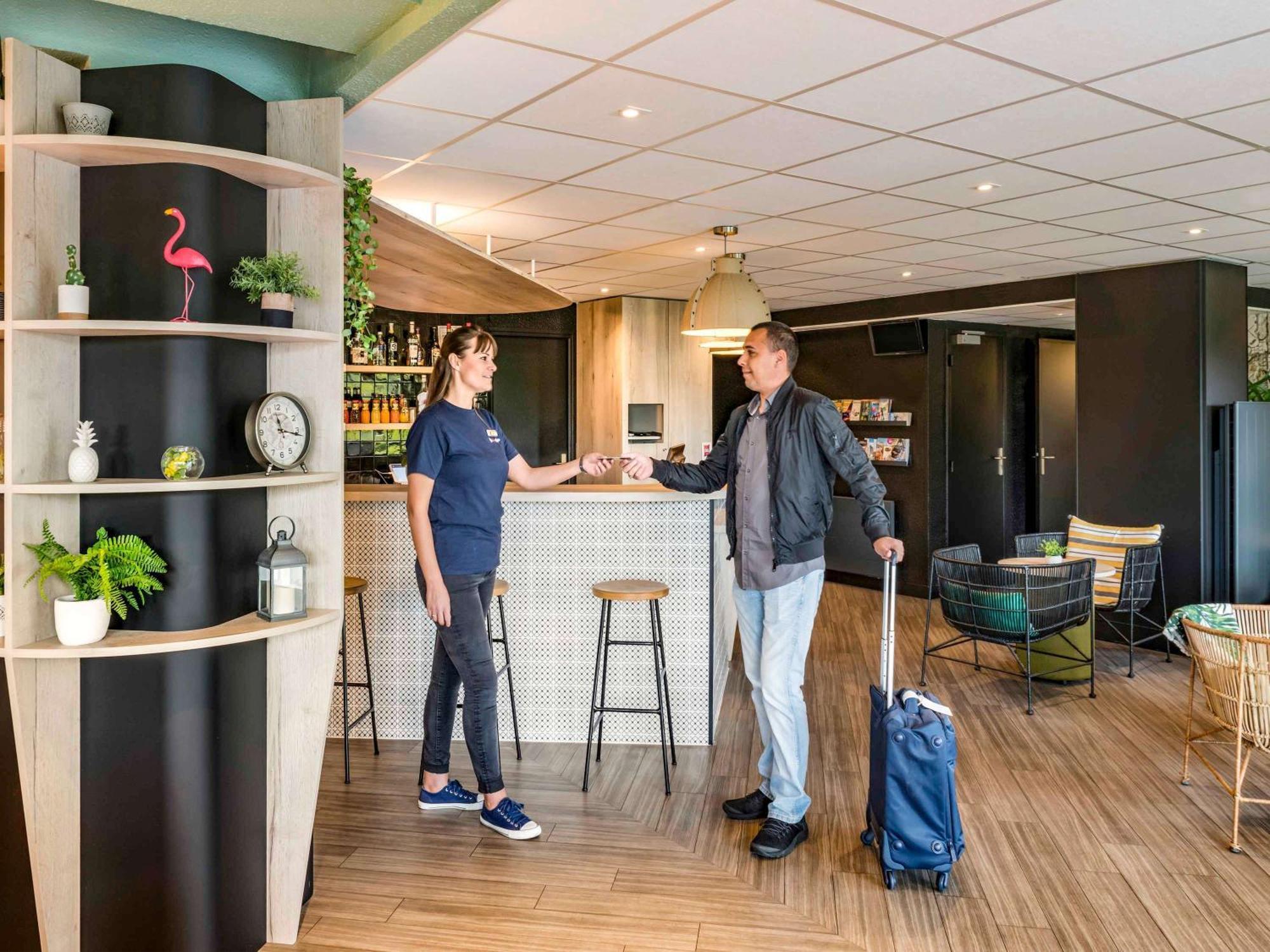Ibis Creil Sur Oise Hotell Villers-Saint-Paul Exteriör bild