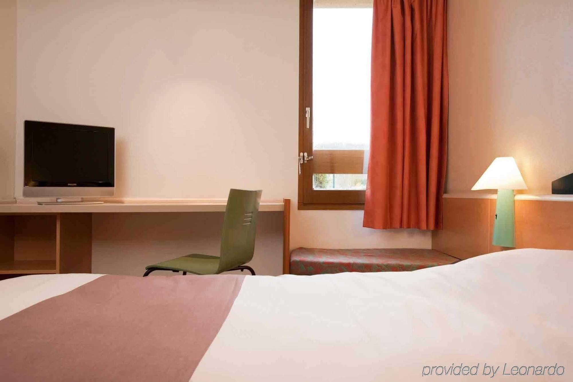 Ibis Creil Sur Oise Hotell Villers-Saint-Paul Exteriör bild
